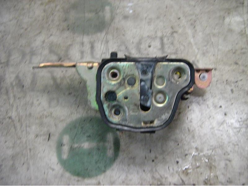 Recambio de cerradura puerta trasera derecha para opel omega b elegance berlina referencia OEM IAM   