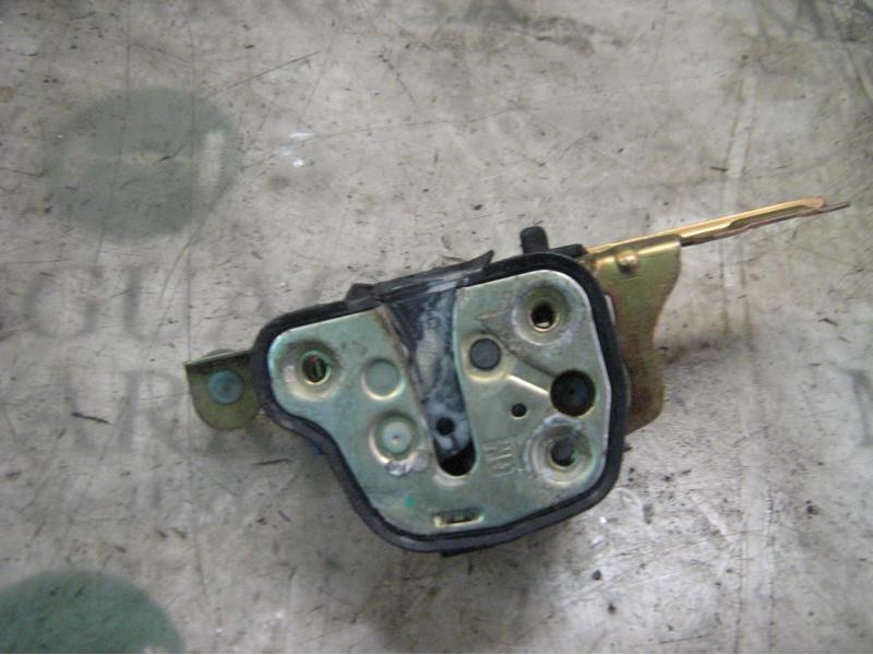 Recambio de cerradura puerta trasera izquierda para opel omega b elegance berlina referencia OEM IAM   