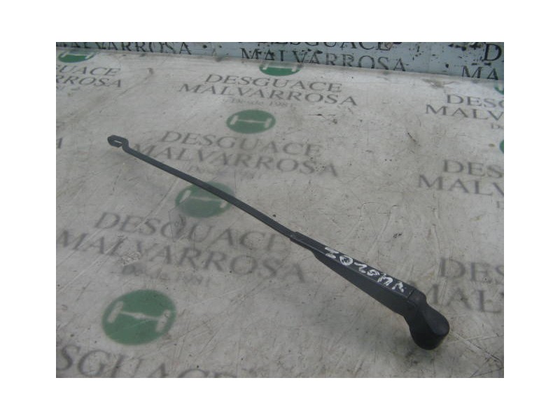 Recambio de brazo limpia delantero izquierdo para opel corsa b eco referencia OEM IAM   