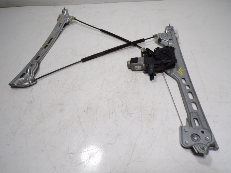 Recambio de elevalunas delantero izquierdo para renault megane iv berlina 5p 1.2 tce energy referencia OEM IAM 807215959R 430106