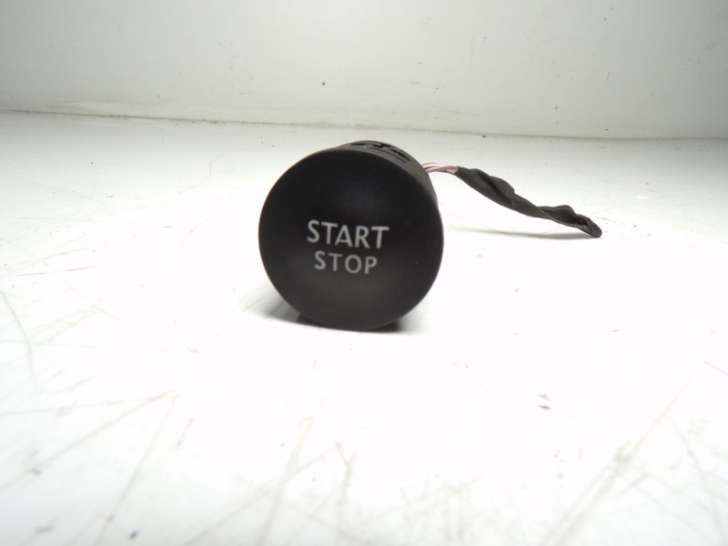 Recambio de modulo electronico para renault megane iv berlina 5p 1.2 tce energy referencia OEM IAM 251503211R E27937 