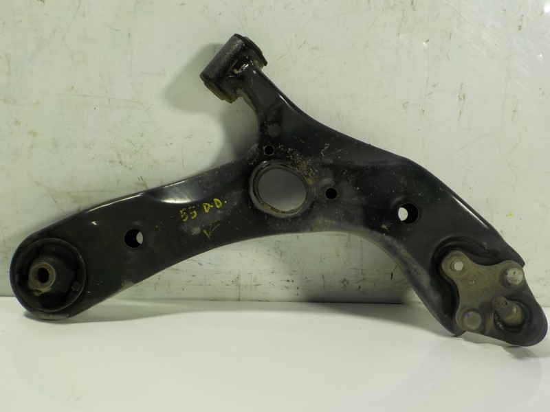 Recambio de brazo suspension inferior delantero derecho para toyota verso 1.6 d-4d cat referencia OEM IAM 480680F030  