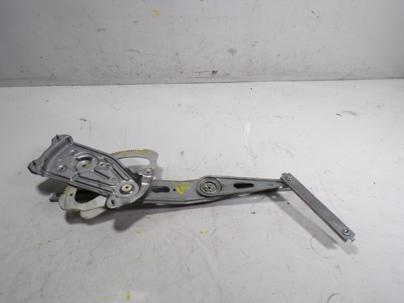 Recambio de elevalunas delantero derecho para renault scenic iii 1.5 dci diesel fap referencia OEM IAM 807205115R 966415102 