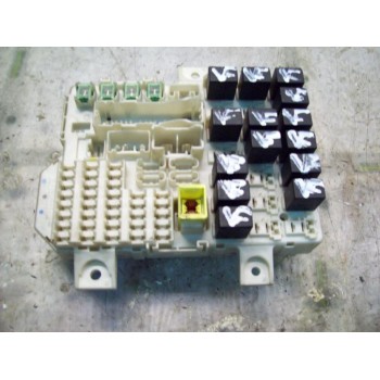 CAJA RELES / FUSIBLES 