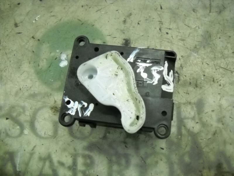 Recambio de motor apertura trampillas climatizador para kia carens (un) 2.0 crdi referencia OEM IAM 971251D000  