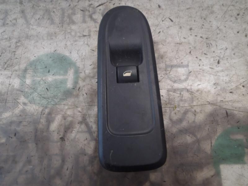 Recambio de mando elevalunas delantero derecho para peugeot 308 sport referencia OEM IAM 649029  