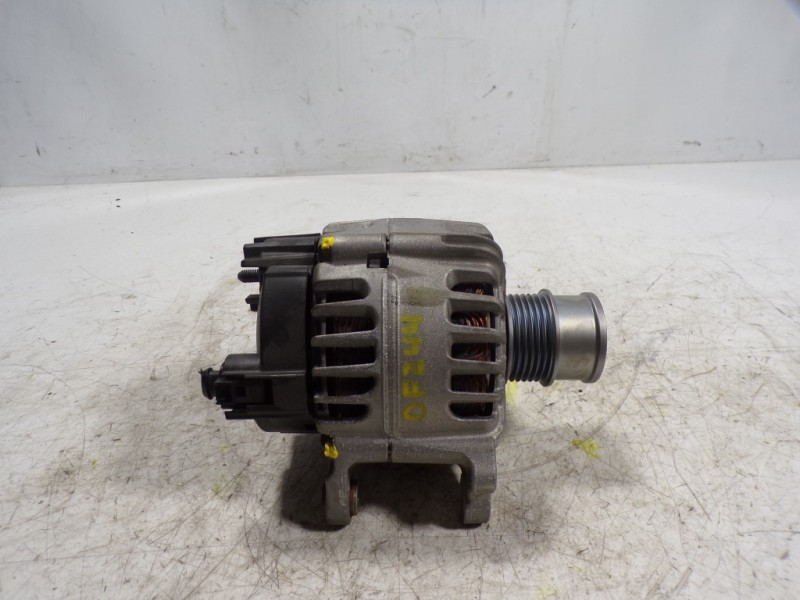 Recambio de alternador para audi a1 sportback (gba) 1.0 tfsi referencia OEM IAM 04E903015 TG12C280 04E903015