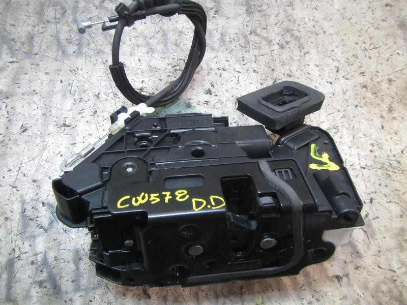 Recambio de cerradura puerta delantera derecha para skoda yeti 1.2 tsi referencia OEM IAM 5K1837016D  