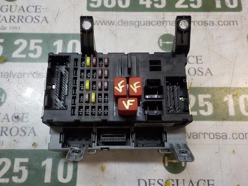 Recambio de caja reles / fusibles para fiat linea (110) 1.4 cat referencia OEM IAM 51889217 51825658 