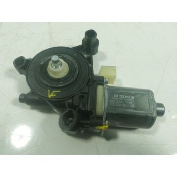 MOTOR ELEVALUNAS DELANTERO DERECHO 5Q0959802C 5Q0959802C 
