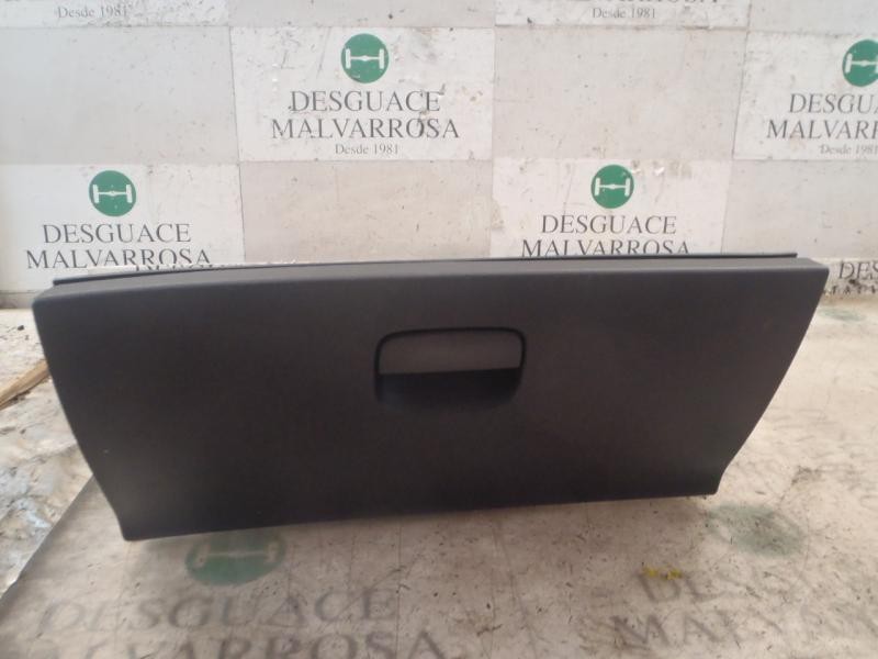 Recambio de guantera para peugeot 308 sport referencia OEM IAM 8226LE  