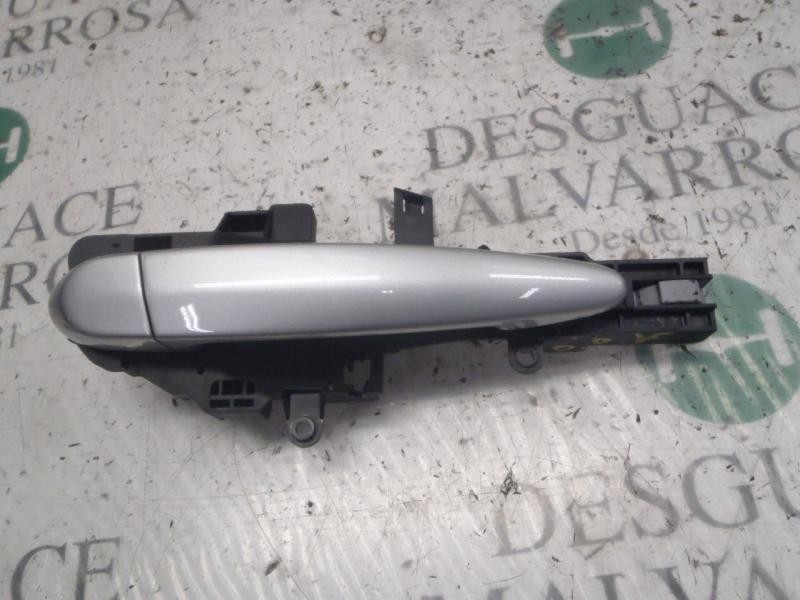 Recambio de maneta exterior delantera derecha para bmw serie 1 berlina (e81/e87) 120d referencia OEM IAM 51217207530  