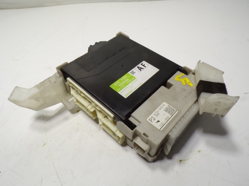 Recambio de caja reles / fusibles para lexus ct 1.8 16v cat (híbrido) referencia OEM IAM 8273076020 8922176030 