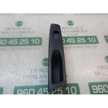 MANDO ELEVALUNAS TRASERO DERECHO 848100D030 