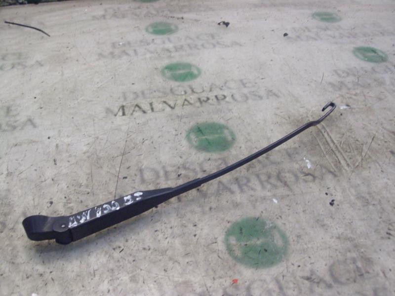 Recambio de brazo limpia delantero izquierdo para opel corsa c sport referencia OEM IAM   