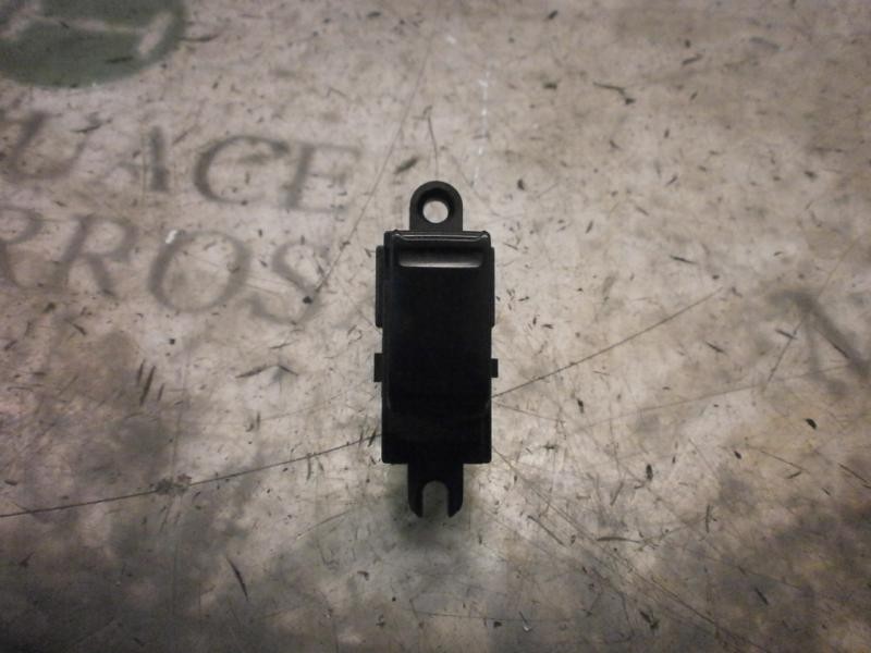 Recambio de mando elevalunas trasero derecho para nissan primera berlina (p12) visia referencia OEM IAM 25411AV600 25411AV600 