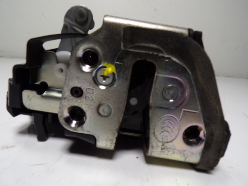 Recambio de cerradura puerta trasera izquierda para lexus ct 1.8 16v cat (híbrido) referencia OEM IAM 6906033131 1091810 