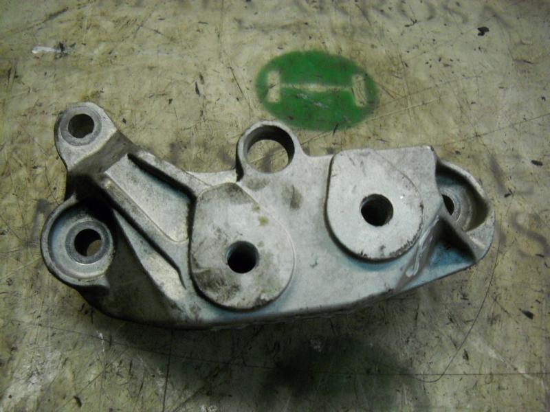 Recambio de soporte cambio para opel corsa c sport referencia OEM IAM   