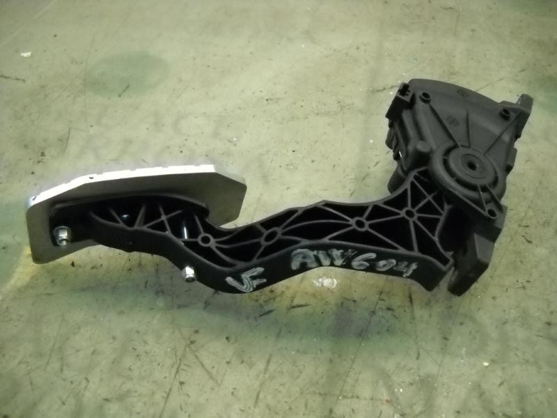 Recambio de potenciometro pedal para ford fiesta (cbk) ghia referencia OEM IAM   