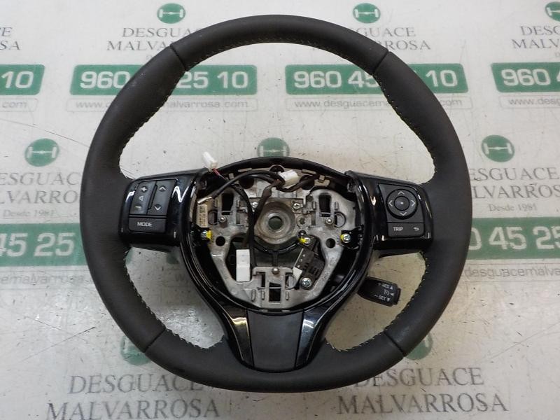 Recambio de volante para toyota yaris referencia OEM IAM 451020D30024  