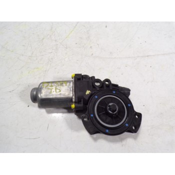 MOTOR ELEVALUNAS TRASERO DERECHO 834603W000 402354B 