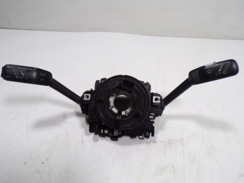 Recambio de mando intermitentes para skoda octavia combi (5e5) 1.6 tdi dpf referencia OEM IAM 5Q0953513RIGI 5Q0953507GD 10126036