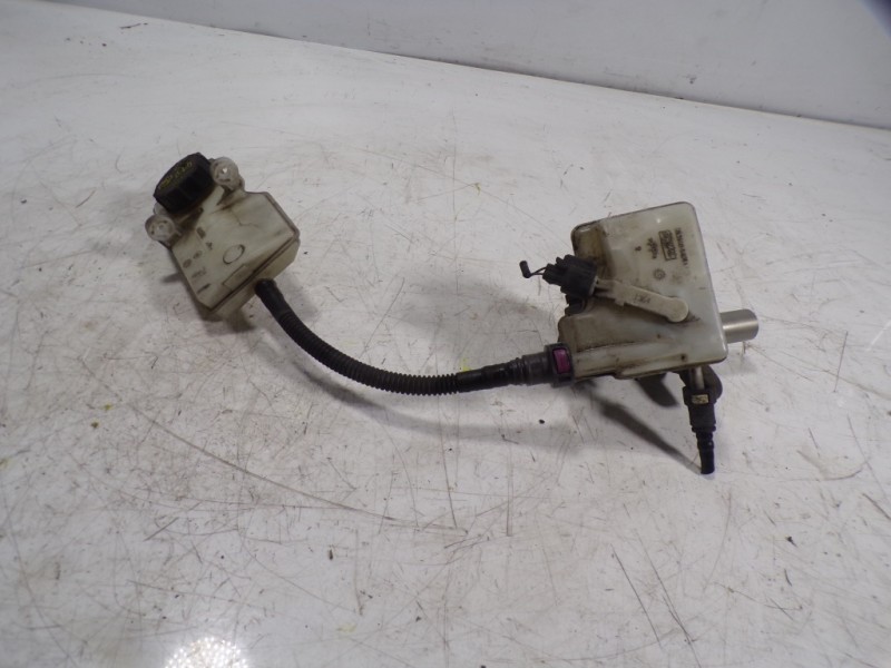 Recambio de bomba freno para ford c-max 1.6 tdci cat referencia OEM IAM 2372573  