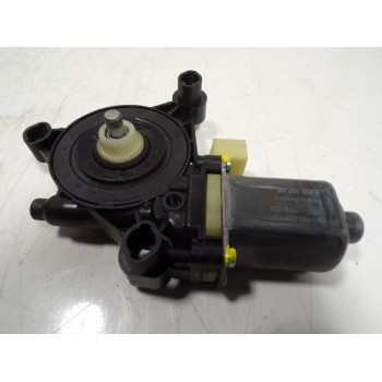 MOTOR ELEVALUNAS DELANTERO DERECHO 5Q0959802B 5Q0959802B 0130822718