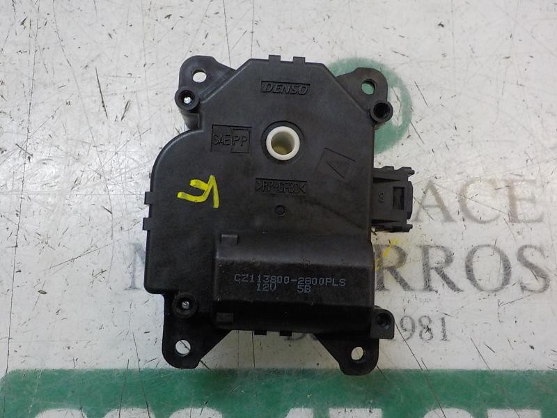 Recambio de motor apertura trampillas climatizador para toyota yaris referencia OEM IAM  1138002800 1138002800