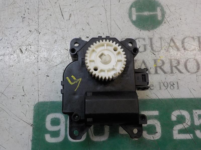 Recambio de motor apertura trampillas climatizador para toyota yaris referencia OEM IAM   