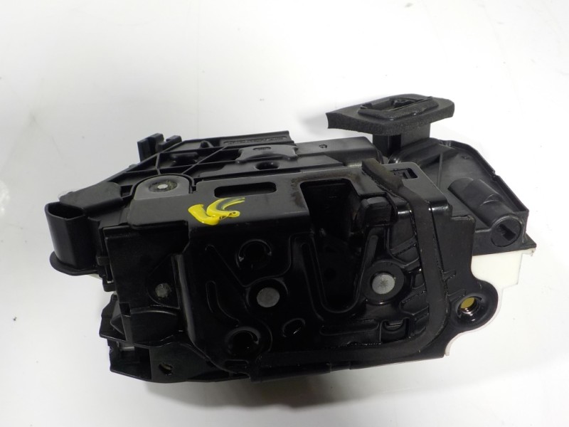Recambio de cerradura puerta delantera derecha para volkswagen golf vi (5k1) 1.6 tdi dpf referencia OEM IAM 5K1837016D 5K1837016