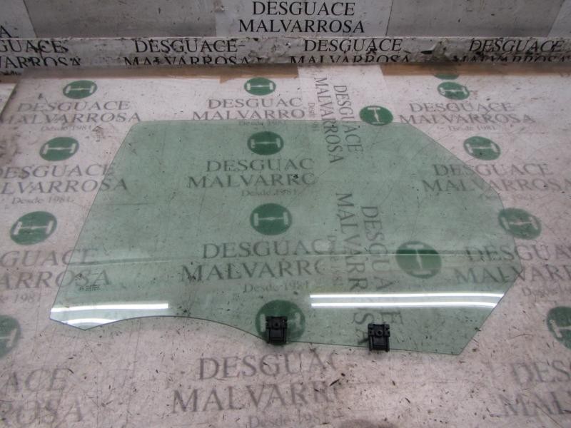 Recambio de cristal puerta trasero izquierdo para peugeot 308 sw 1.6 hdi referencia OEM IAM 9801011380  