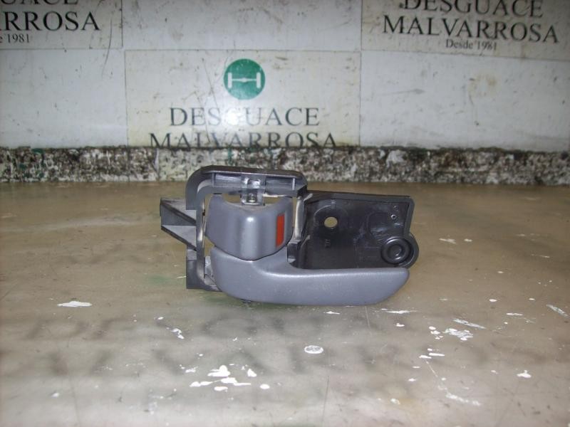 Recambio de maneta interior trasera izquierda para toyota avensis monovolumen (t22) 2.0 sol referencia OEM IAM 6920605020B0  