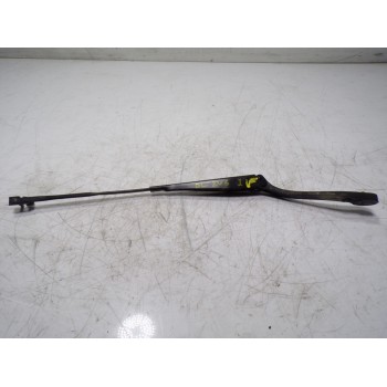 BRAZO LIMPIA DELANTERO IZQUIERDO A2048200144 