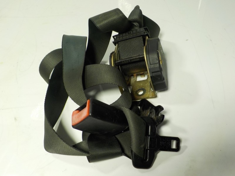 Recambio de cinturon seguridad trasero central para ford focus berlina (cak) 1.8 tddi turbodiesel cat referencia OEM IAM   