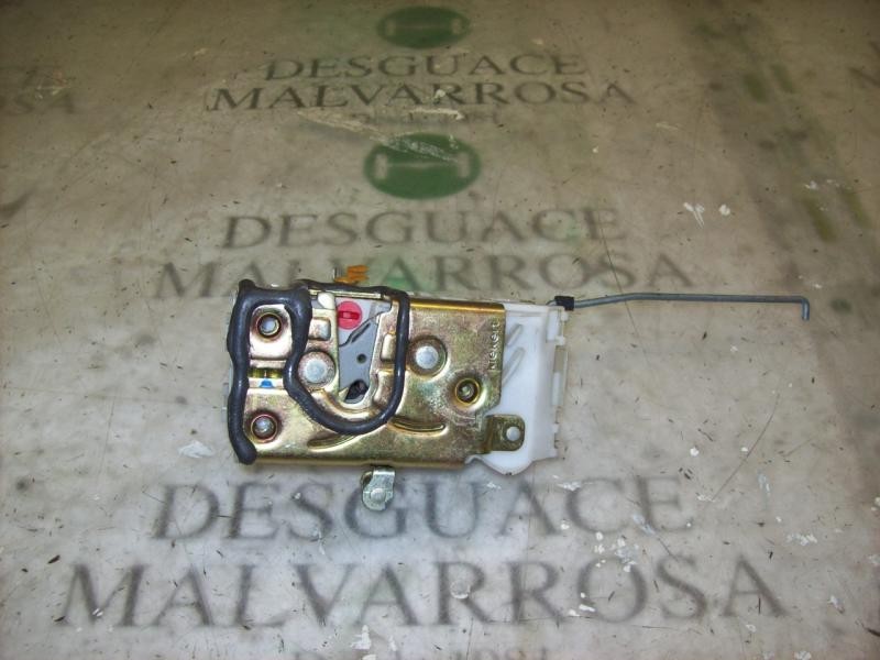 Recambio de cerradura puerta trasera izquierda para toyota avensis monovolumen (t22) 2.0 sol referencia OEM IAM 6906005021  