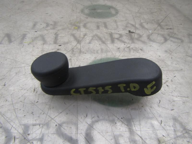 Recambio de maneta elevalunas trasera derecha para chevrolet aveo 1.4 cat referencia OEM IAM   