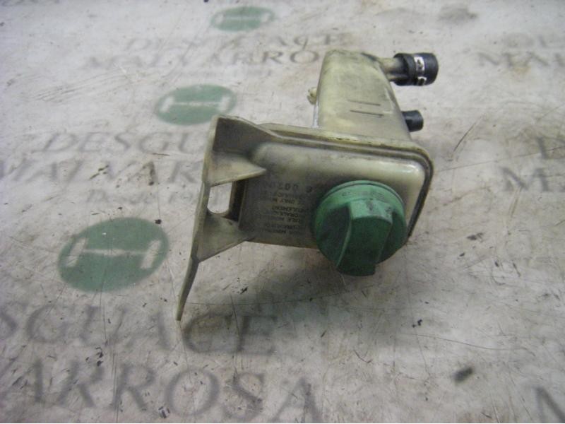 Recambio de deposito servo para audi a6 avant (4b5) 2.5 tdi referencia OEM IAM 8D0422371K  