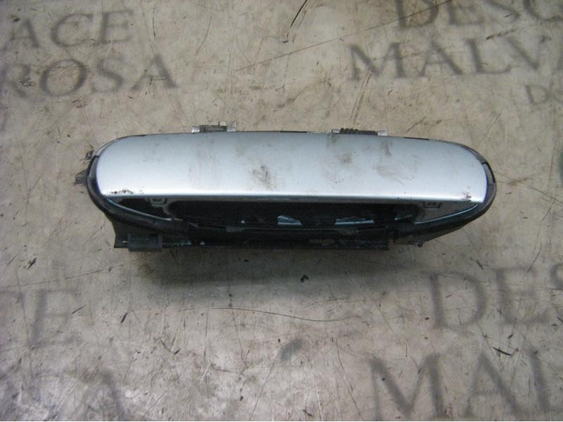 Recambio de maneta exterior delantera derecha para audi a6 avant (4b5) 2.5 tdi referencia OEM IAM 4B0839208GRU  