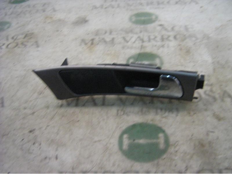 Recambio de maneta interior delantera derecha para audi a6 avant (4b5) 2.5 tdi referencia OEM IAM 4B1837020A8TP  