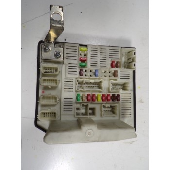 CAJA RELES / FUSIBLES 82010044237B 