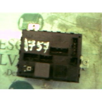 CAJA RELES / FUSIBLES 