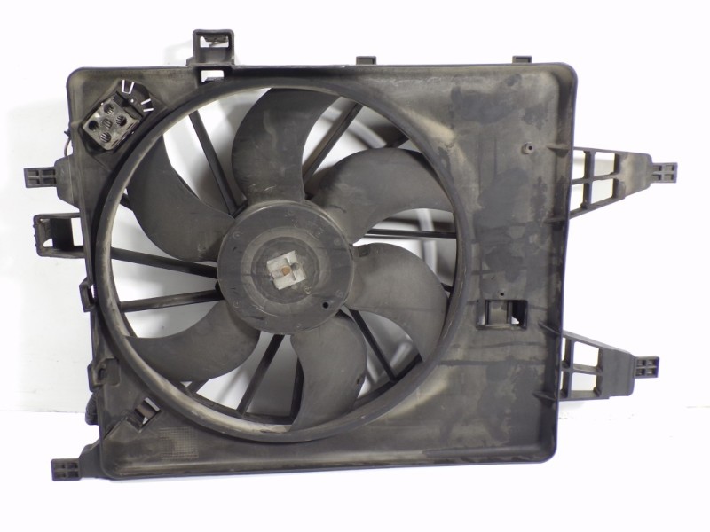 Recambio de electroventilador para renault kangoo 1.5 dci diesel referencia OEM IAM  8200427466B 