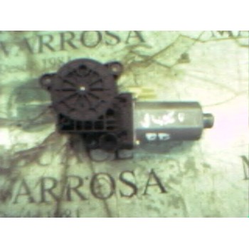 MOTOR ELEVALUNAS DELANTERO DERECHO 