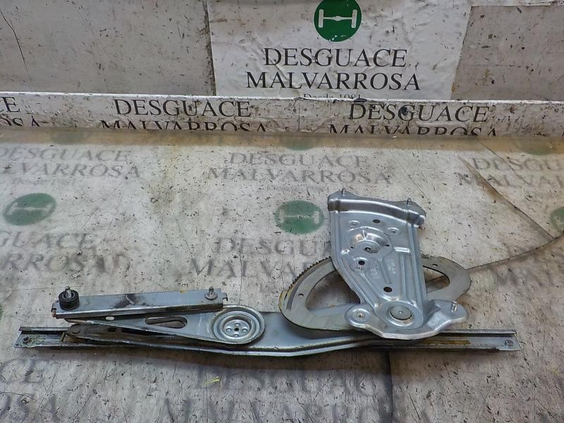 Recambio de elevalunas delantero derecho para renault megane iii sport tourer expression referencia OEM IAM 807203154R  