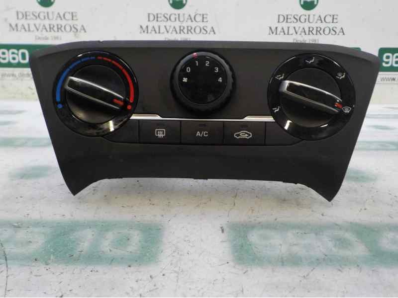 Recambio de mando calefaccion / aire acondicionado para hyundai i20 1.2 cat referencia OEM IAM 97250C8410RDR 97250C8410 