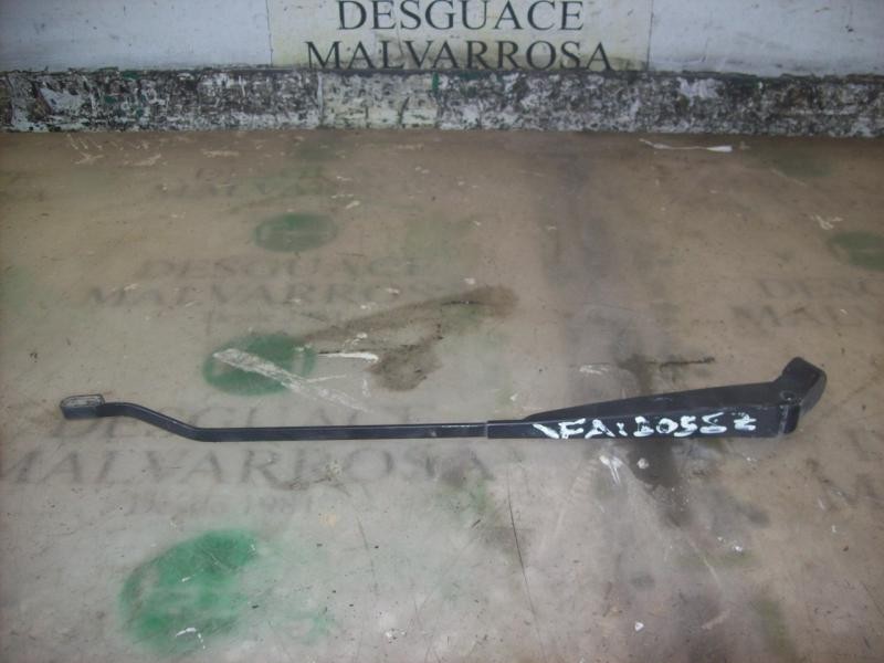Recambio de brazo limpia delantero izquierdo para nissan pick-up (d22) td doble cabina 4x4 referencia OEM IAM   
