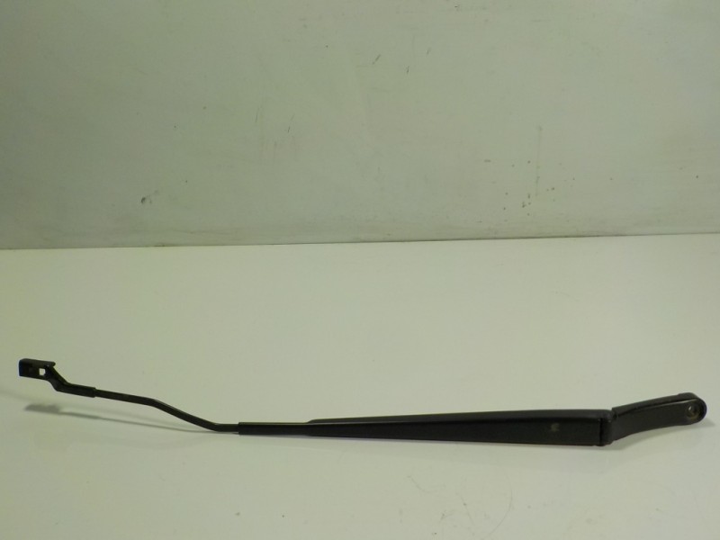 Recambio de brazo limpia delantero derecho para man tge kasten (uy) 2.0 tdi referencia OEM IAM 65264300006  