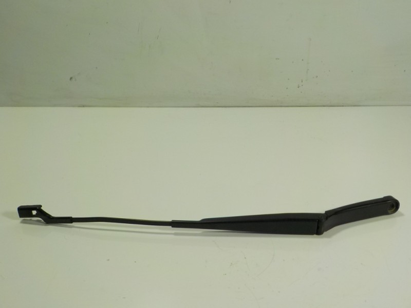 Recambio de brazo limpia delantero izquierdo para man tge kasten (uy) 2.0 tdi referencia OEM IAM 65264300009  