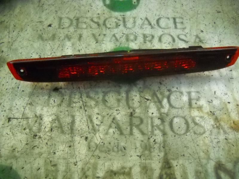 Recambio de piloto trasero central para ford focus berlina (cap) 1.6 16v cat referencia OEM IAM   